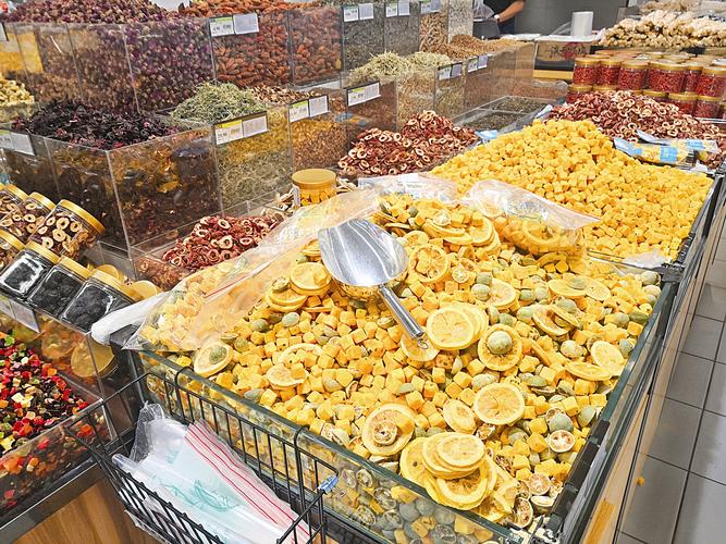 敞开销售无遮盖，散装食品裸售隐患多